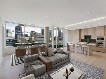 2408  Victory Park Lane 