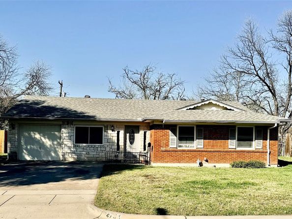 4704  Carlyle Drive , Fort Worth Texas 76132