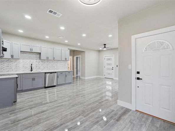 1914  Leath Street , Dallas Texas 75212