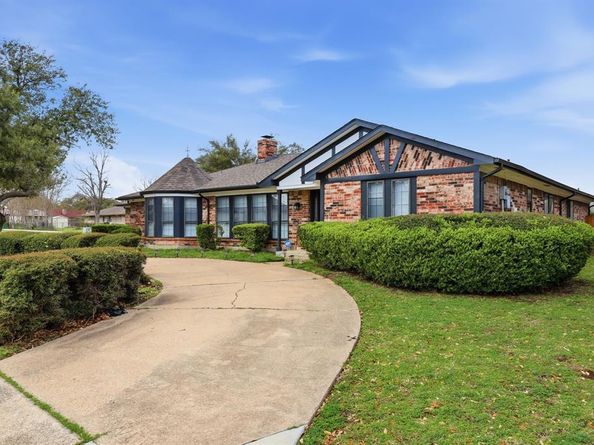 525  Candlewood Lane , Garland Texas 75041