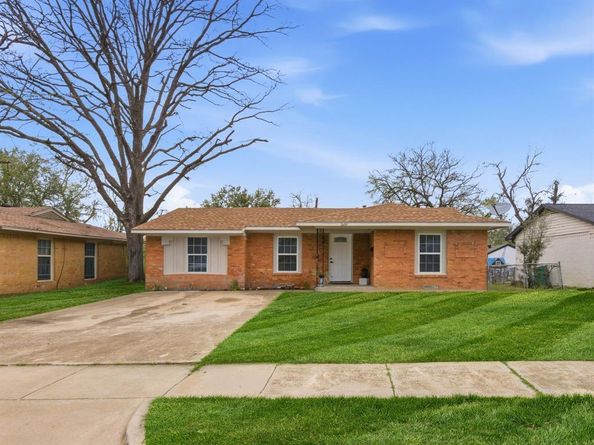 1601  Crestridge Drive , Mesquite Texas 75149