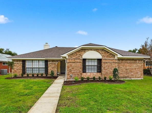 1534  Autumn Breeze Lane , Lewisville Texas 75077
