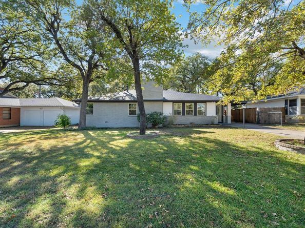 2160  Green Hill Circle , Fort Worth Texas 76112