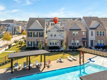 4325  Henderson Avenue 