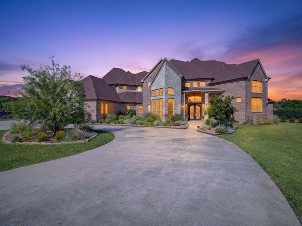 3701  Canyon Pass Trail , Burleson Texas 76028