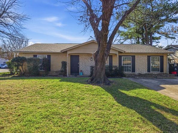 2900  Lynnwood Drive , Arlington Texas 76013