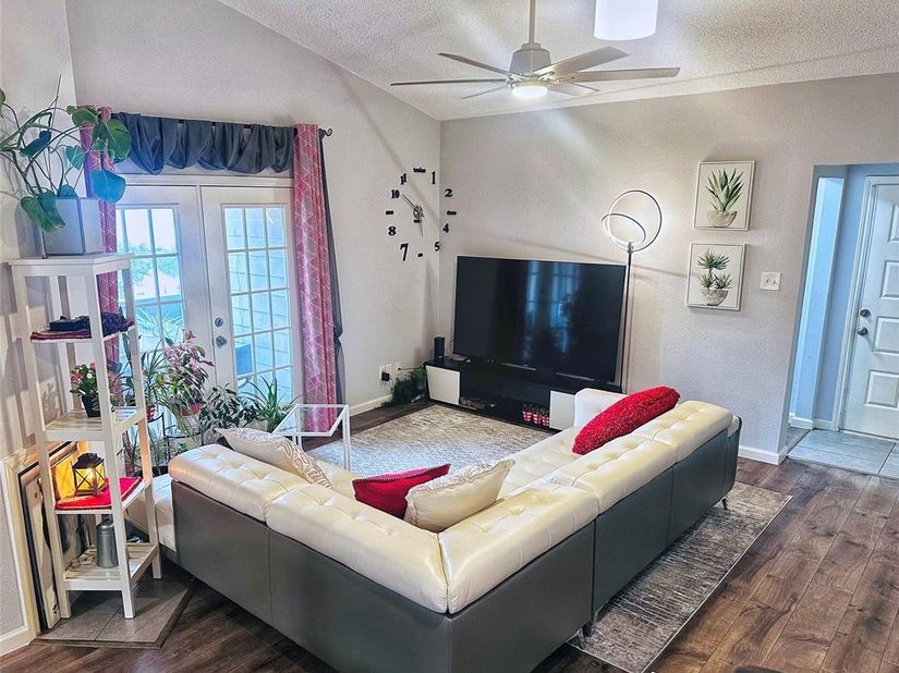 8545  Midpark Road  40, Dallas Texas 75240