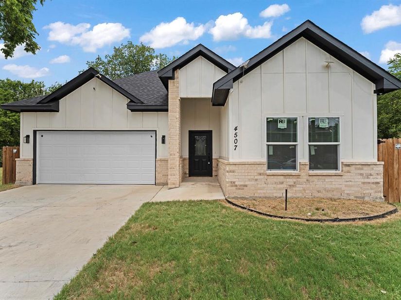4507  Metropolitan Avenue , Dallas Texas 75210