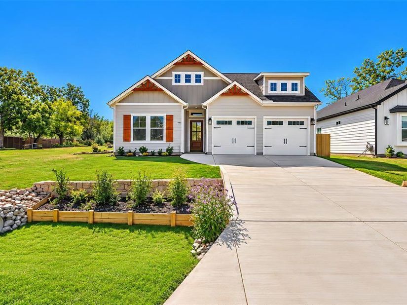 408  Betchan Street , Lake Dallas Texas 75065