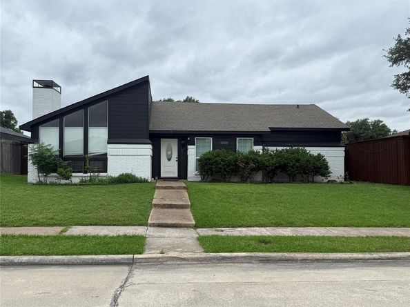 2206  Old Mill Road , Carrollton Texas 75007