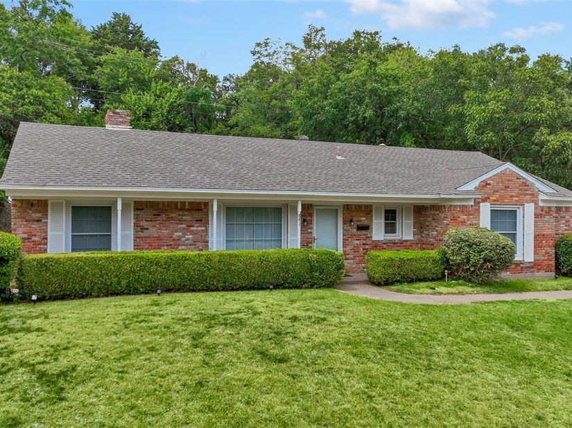 841  Brookwood Drive , Dallas Texas 75224