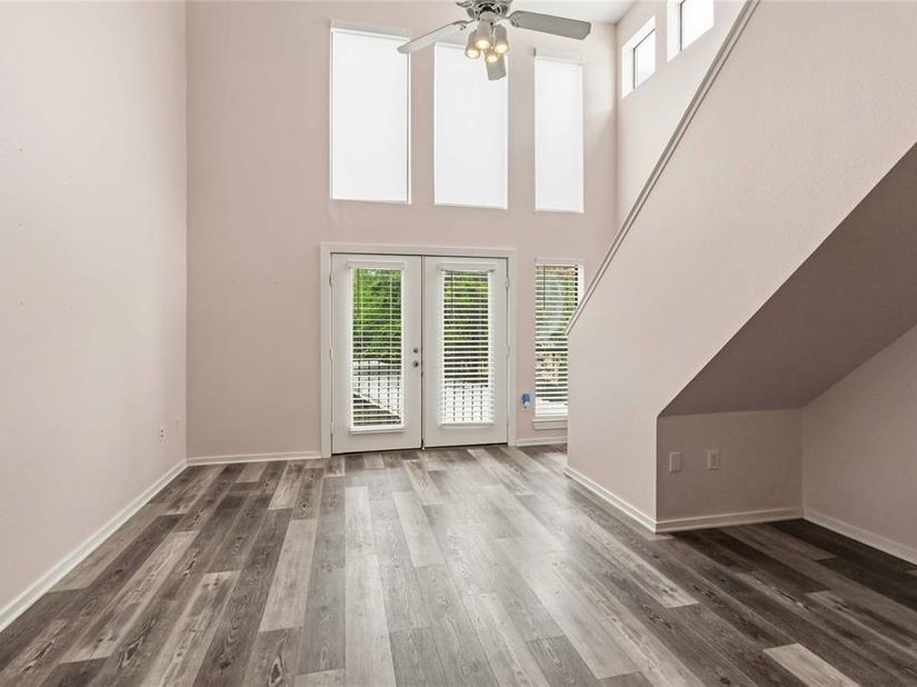 5111  Manett Street  207, Dallas Texas 75206