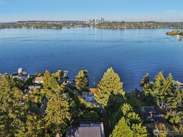 7220 North Mercer Way, Mercer Island WA 98040