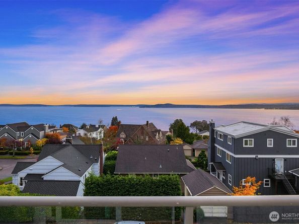 2507 Westmont Way W, Seattle WA 98199