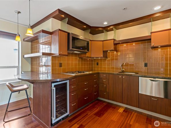 3028 Western Avenue 501, Seattle WA 98121