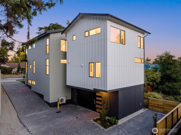 7335 21st Avenue NE B, Seattle WA 98115