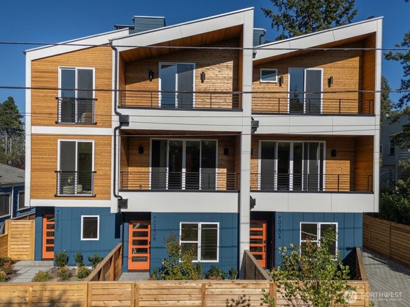 9020 13th Avenue NW B, Seattle WA 98117
