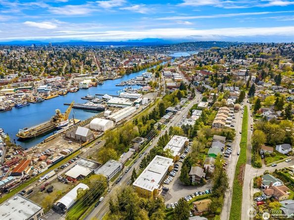 3814 11th Avenue W Apt 23, Seattle WA 98119