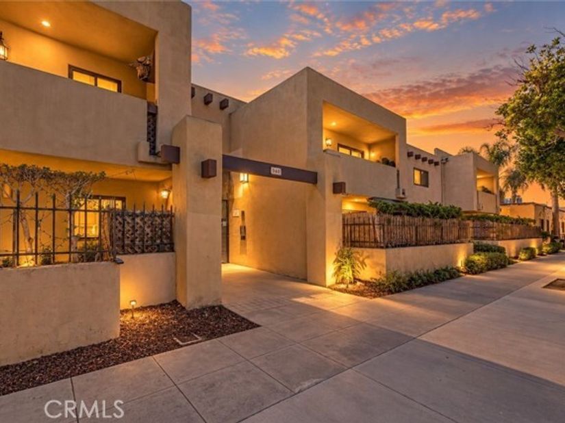 940 E 3rd 21, Long Beach CA 90802