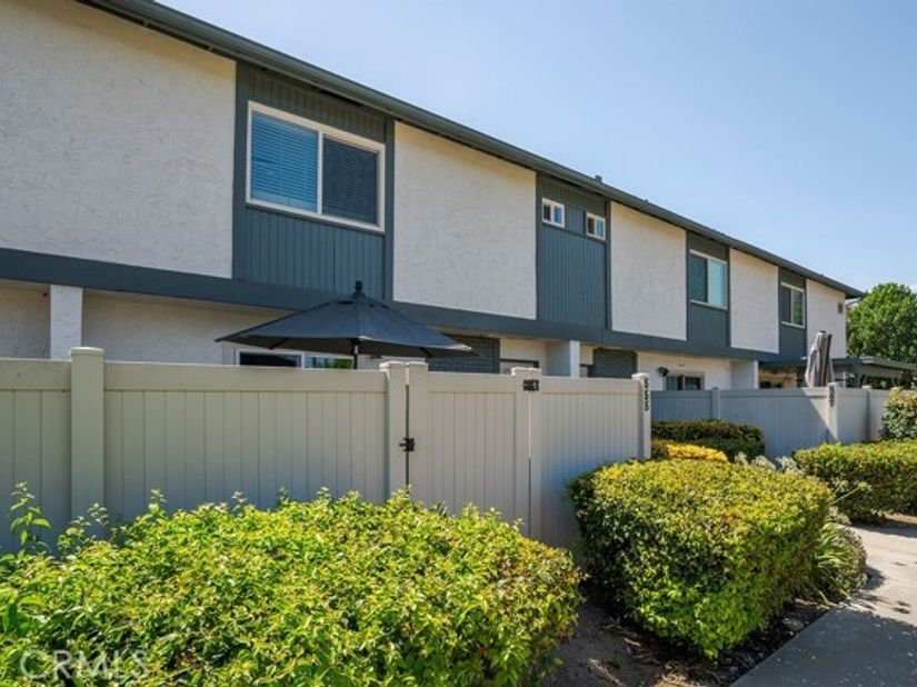 555 D, Upland CA 91786