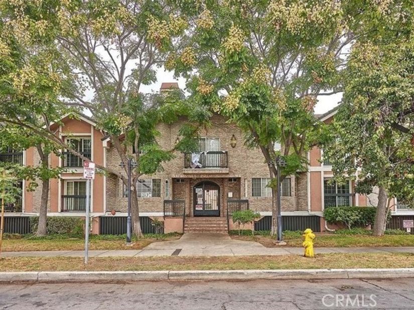 147 W Acacia 160, Glendale CA 91204