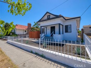 1028 E 10th