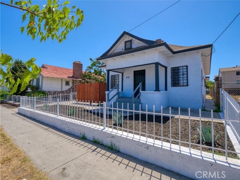 1028 E 10th, Long Beach CA 90813