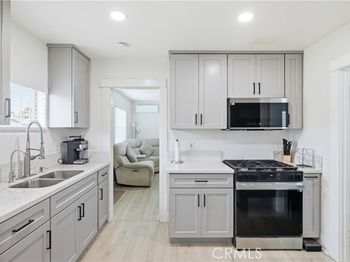 5964 S Halldale