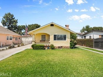 7715 Whitsett