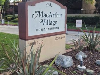 1000 W Macarthur