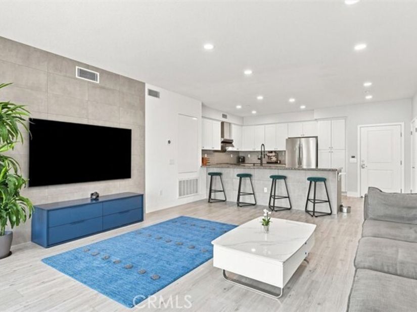 13124 Central 201, Hawthorne CA 90250