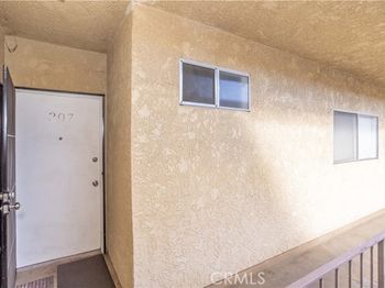 6255 Woodman ave Unit 207