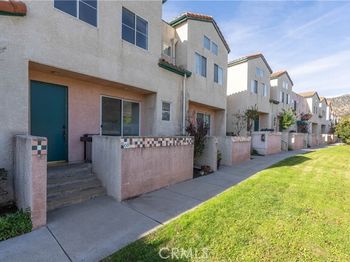13901 Olive View