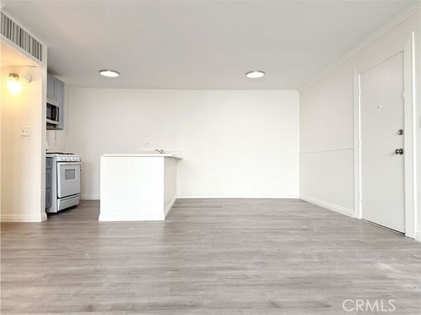 8601 International Ave 177, Canoga Park (los Angeles) CA 91304