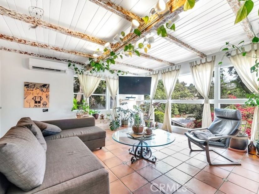 8869 Lookout Mountain Ave, Los Angeles CA 90046