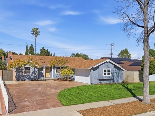 21045 Blythe Street, Canoga Park (los Angeles) CA 91304