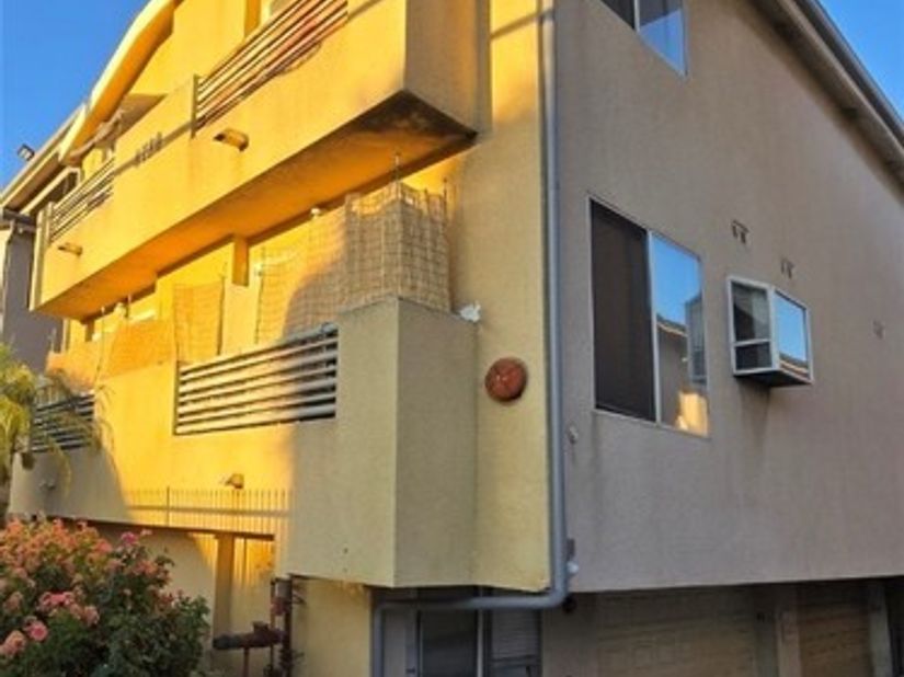 8780 Burnet 12, Los Angeles CA 91343