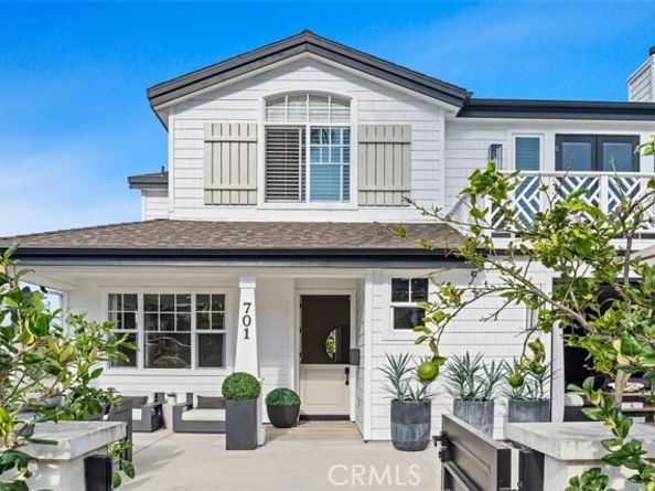 701 Poinsettia Avenue, Corona Del Mar (newport Beach) CA 92625