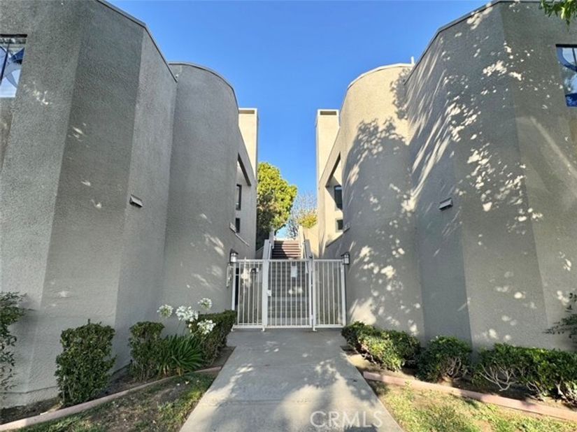 12476 Montecito Road 5, Seal Beach CA 90740