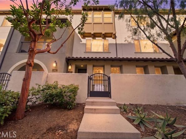 2471 S Tapestry, Anaheim CA 92802