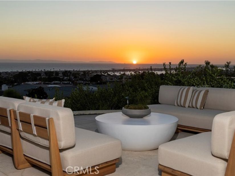 2801 Setting Sun, Corona Del Mar (newport Beach) CA 92625