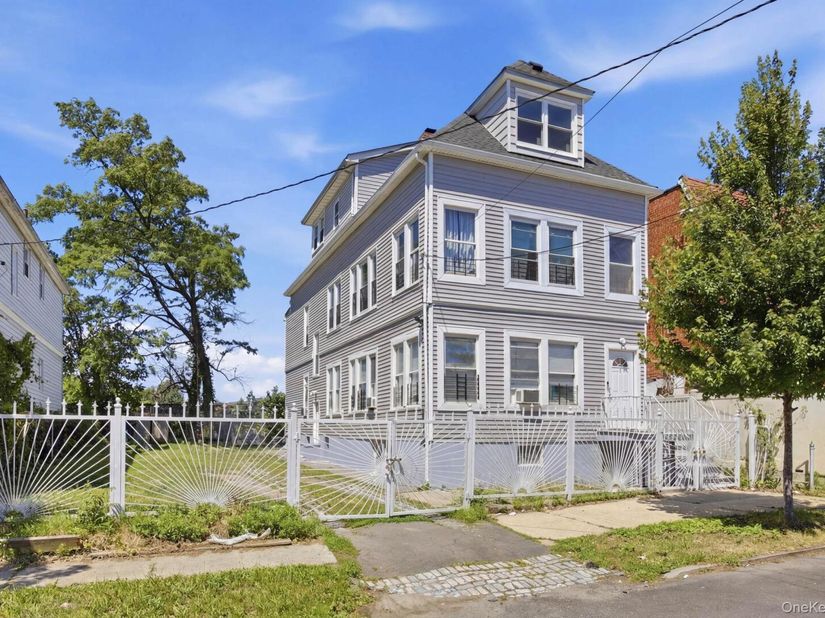1127 Calhoun Avenue, Bronx NY 10465