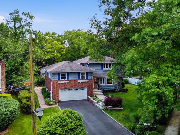 186 N Stratford, Roslyn Heights NY 11577
