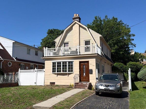 45-18 245th Street, Douglaston NY 11362