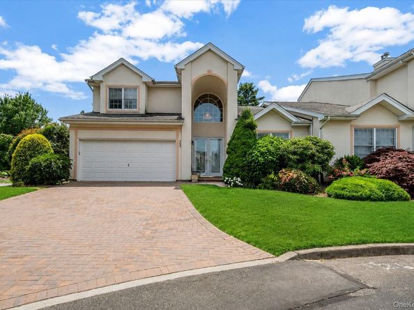 283 Altessa Boulevard, Melville NY 11747