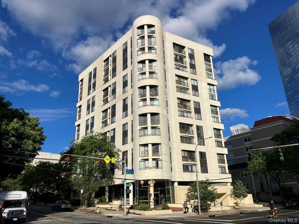 10 Cottage Place 2E, White Plains NY 10601
