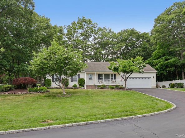 42 Apex Drive, Coram NY 11727