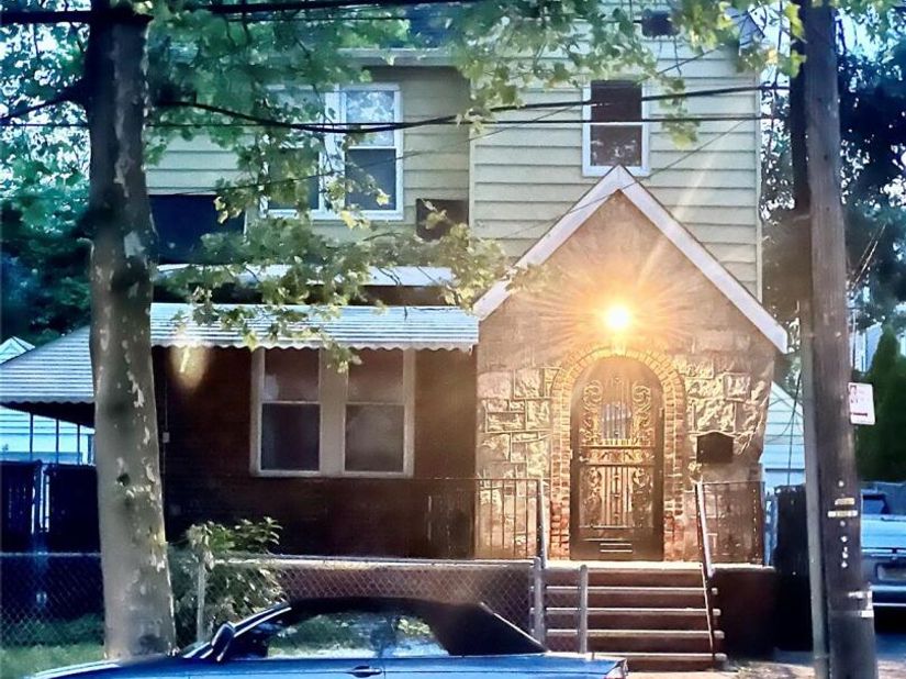 10022 Francis Lewis Boulevard, Queens Village NY 11429