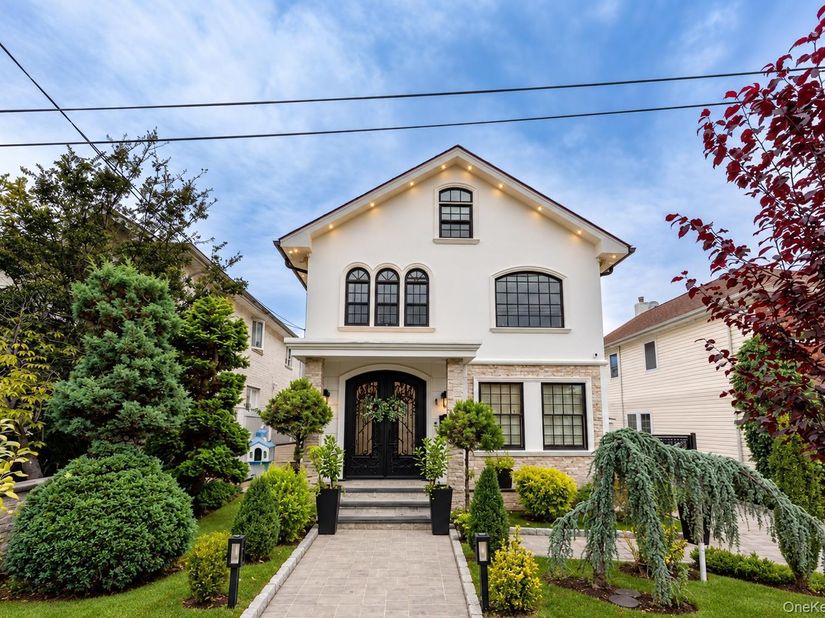 162-07 12th Road, Beechhurst NY 11357
