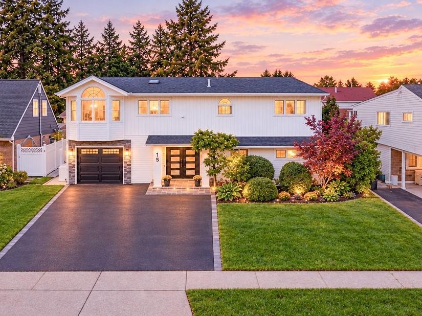 15 Coachman Lane, Levittown NY 11756